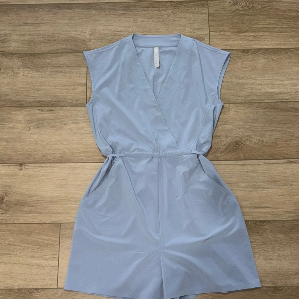 Athleta Marlow Romper in a blue gray color size xsmall NWOT - Picture 2 of 8